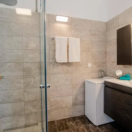 Poseidon Seaside By Βίλα