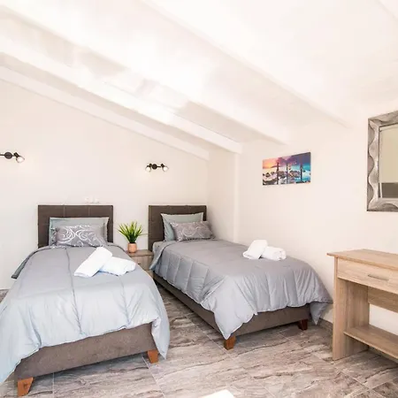 Βίλα Poseidon Seaside By Μπαρμπάτι