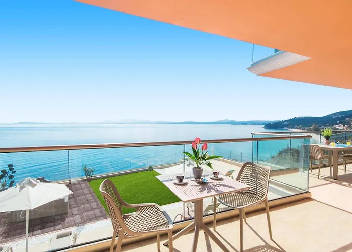 Poseidon Seaside By Villa